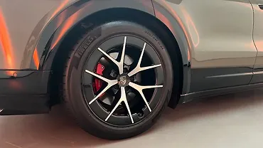 पोर्शे Cayenne Electric व्हील