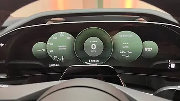 पोर्शे Cayenne Electric इंफोटेनमेंट सिस्टम
