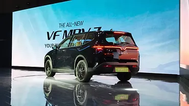 विनफ़ास्ट VF एमपीवी 7 लेफ्ट रियर थ्री क्वार्टर