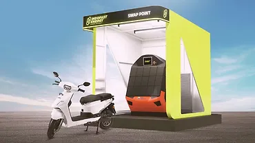 Quantum Bziness XS Swappable-battery Scooter at Rs. 57,750 Taps Indofast Network