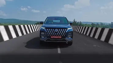 MG Hector Plus Front View