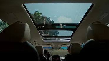 MG Hector Plus Sunroof/Moonroof