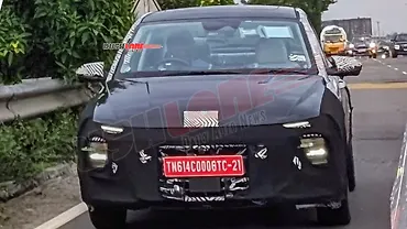 Hyundai Verna Facelift Spied Again