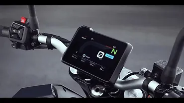 KTM 160 Duke with TFT Display Launched at Rs. 1.79 Lakh