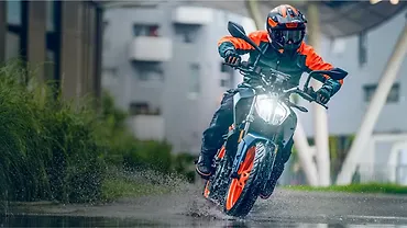 Updated KTM 160 Duke Features Explained