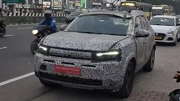 New-gen Renault Duster Spied Ahead of Launch