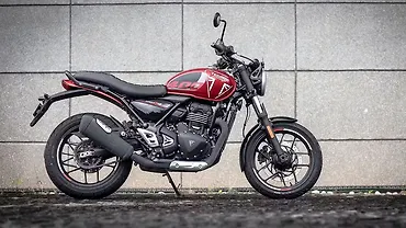 Triumph Offering Free Accessories on Speed 400 and Speed T4