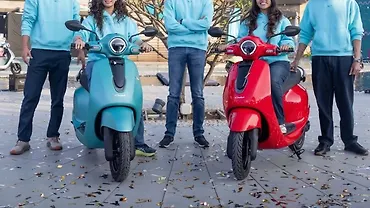 बजाज चेतक C2501 में ग्राहकों को मिल जाएंगे छह रंग विकल्प!