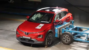 विनफ़ास्ट VF6 और VF7 को भारत एनकैप में मिले पूरे 5-स्टार सेफ़्टी रेटिंग विनफ़ास्ट VF6 और VF7 को भारत एनकैप में मिले पूरे 5-स्टार सेफ़्टी रेटिंग