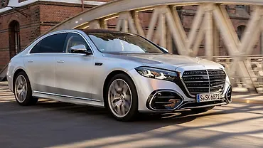 Mercedes-Benz S-Class Right Front Three Quarter Mercedes-Benz S-Class Right Front Three Quarter