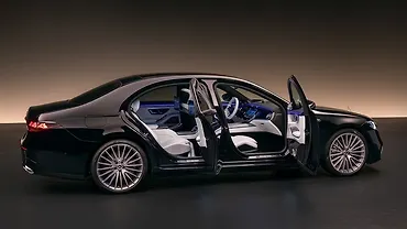 Mercedes-Benz S-Class Right Rear Three Quarter Mercedes-Benz S-Class Right Rear Three Quarter