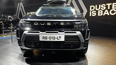 Renault Duster Front View