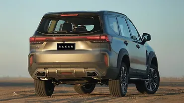 MG Majestor Right Rear Three Quarter