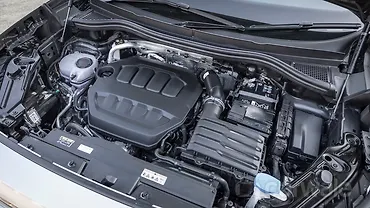 Volkswagen Tayron R-Line Engine Shot