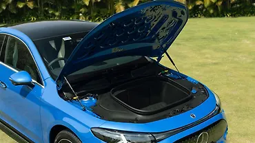 मर्सिडीज़ बेंज़ सीएलए खुला बूट/ट्रंक