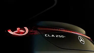 मर्सिडीज़ बेंज़ CLA ईवी पिछला लोगो