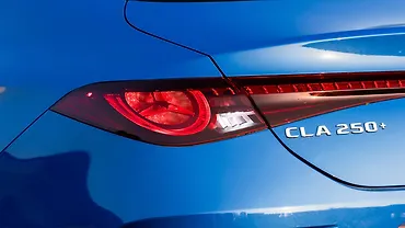 मर्सिडीज़ बेंज़ सीएलए रियर सिग्नल / ब्लिंकर लाइट