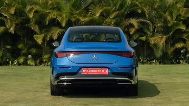मर्सिडीज़ बेंज़ CLA ईवी पीछे का व्यू