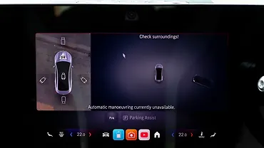 मर्सिडीज़ बेंज़ सीएलए 360-डिग्री कैमरा कंट्रोल