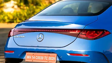 मर्सिडीज़ बेंज़ सीएलए बंद बूट/ट्रंक
