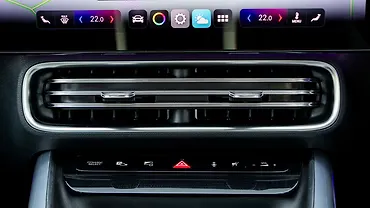 मर्सिडीज़ बेंज़ सीएलए फ्रंट सेंटर एयर वेंट