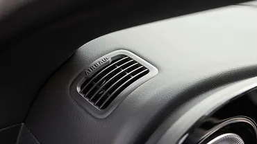 मर्सिडीज़ बेंज़ सीएलए फ्रंट पैसेंजर एयरबैग