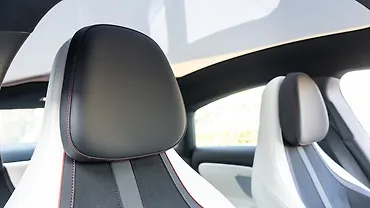 मर्सिडीज़ बेंज़ सीएलए फ्रंट सीट हेडरेस्ट