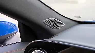 मर्सिडीज़ बेंज़ सीएलए सामने के ट्विटर्स