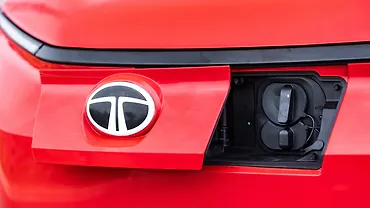टाटा पंच ईवी ईवी कार चार्जिंग इनपुट प्लग