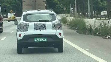Renault Kwid Facelift Spied on Test