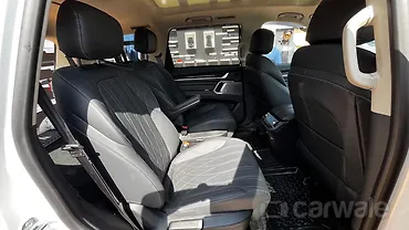 MG Majestor Second Row Roof Mounted Cabin Lamps