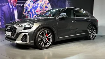 Audi SQ8 Left Front Three Quarter