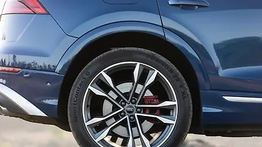 Audi SQ8 Rear Fender