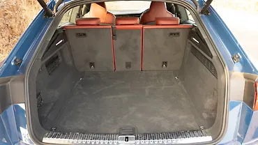 Audi SQ8 Bootspace