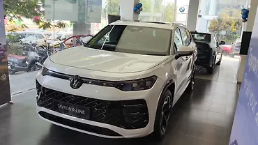 Volkswagen Tayron R-Line Starts Reaching Showrooms Volkswagen Tayron R-Line Starts Reaching Showrooms