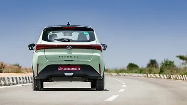 टाटा टियागो ईवी पीछे का व्यू टाटा टियागो ईवी पीछे का व्यू