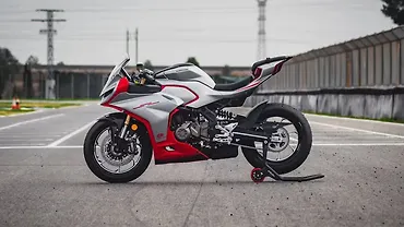 QJ’s New Kawasaki Ninja ZX-4RR-rival Launched Overseas