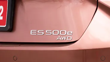 लेक्सस ES 500e पिछला बैज लेक्सस ES 500e पिछला बैज