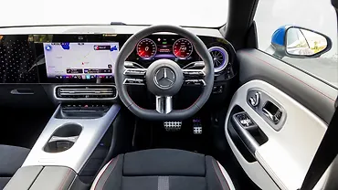 मर्सिडीज़ बेंज़ सीएलए डैशबोर्ड