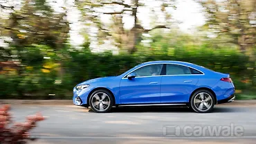 मर्सिडीज़ बेंज़ सीएलए लेफ्ट साइड दृश्य