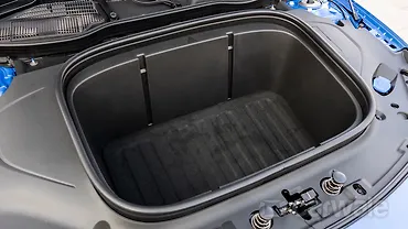 मर्सिडीज़ बेंज़ सीएलए खुला बूट/ट्रंक