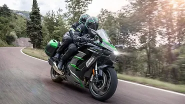 Kawasaki Ninja H2 SX SE Available With Rs. 2.5 Lakh Discount Kawasaki Ninja H2 SX SE Available With Rs. 2.5 Lakh Discount