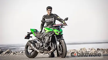 Kawasaki Z900: First Ride Review 