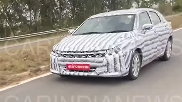 Maruti Baleno facelift spied testing