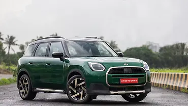 Mini Countryman C Right Front Three Quarter