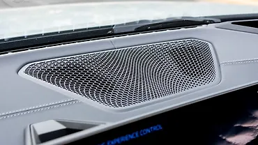 BMW M440i Central Dashboard - Top Storage/Speaker BMW M440i Central Dashboard - Top Storage/Speaker