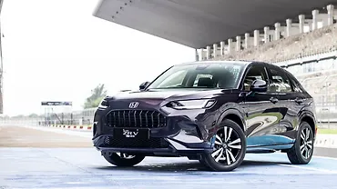 Honda ZR-V Left Front Three Quarter