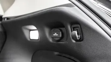 Honda ZR-V Boot Hooks and Bars