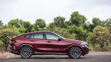 BMW X6 Right Side View BMW X6 Right Side View
