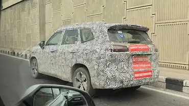 New Wuling Starlight 560 Spy Shots Showcase Entire Silhouette